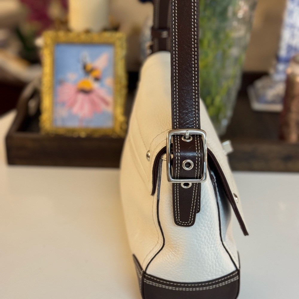 🤍🤎 COACH WHITE PEBBLED LEATHER HAMILTON FLAP CONVERTIBLE BAG! - Picture 5 of 10